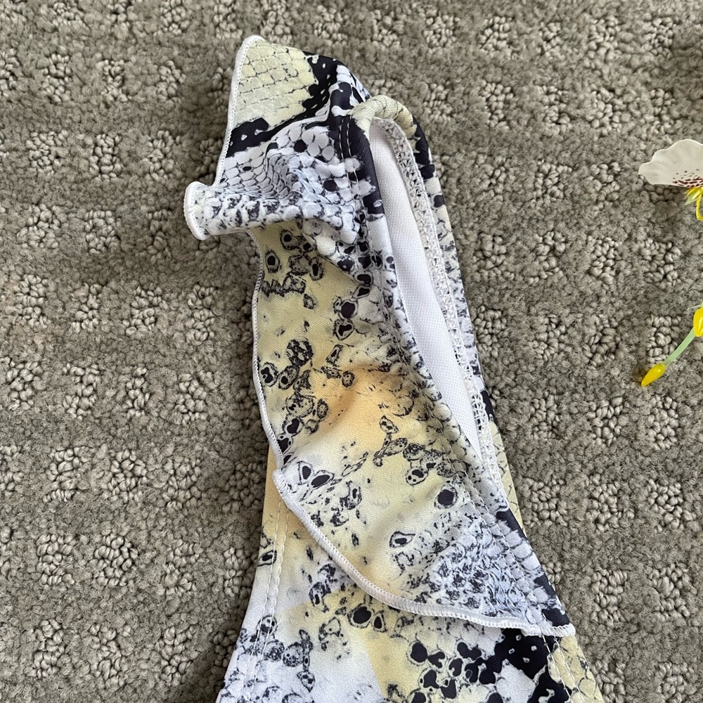 Missguided Snake Print Ruffled Bikini Top - Picture 5 of 6